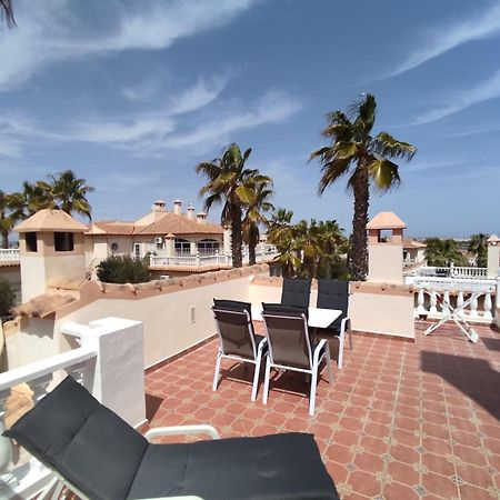 Schoenes Ruhiges Rooftop Apartment Mit Grosser Dachterrasse Torrevieja Luaran gambar