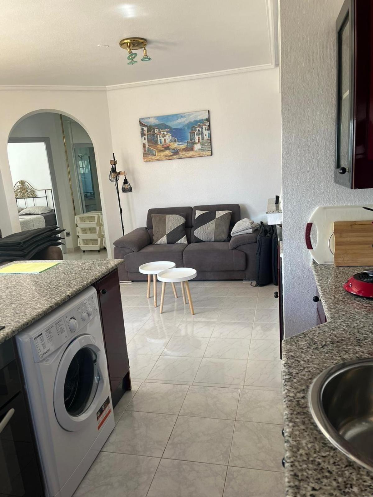 Schoenes Ruhiges Rooftop Apartment Mit Grosser Dachterrasse Torrevieja Luaran gambar